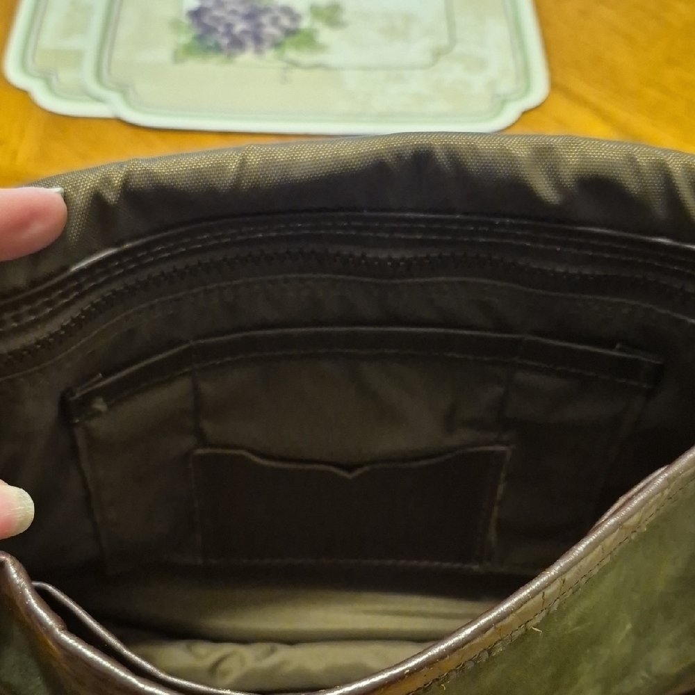 Vintage Duluth Minn Green and Brown Crossbody Bag with Adjustable Strap - Picture 4 of 9